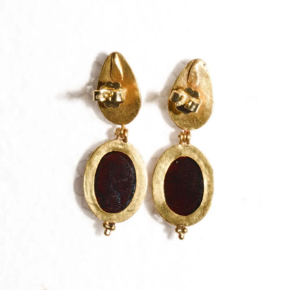 A pair of Greek Revival Gold Earrings with Garnet Intaglios, 19th Century