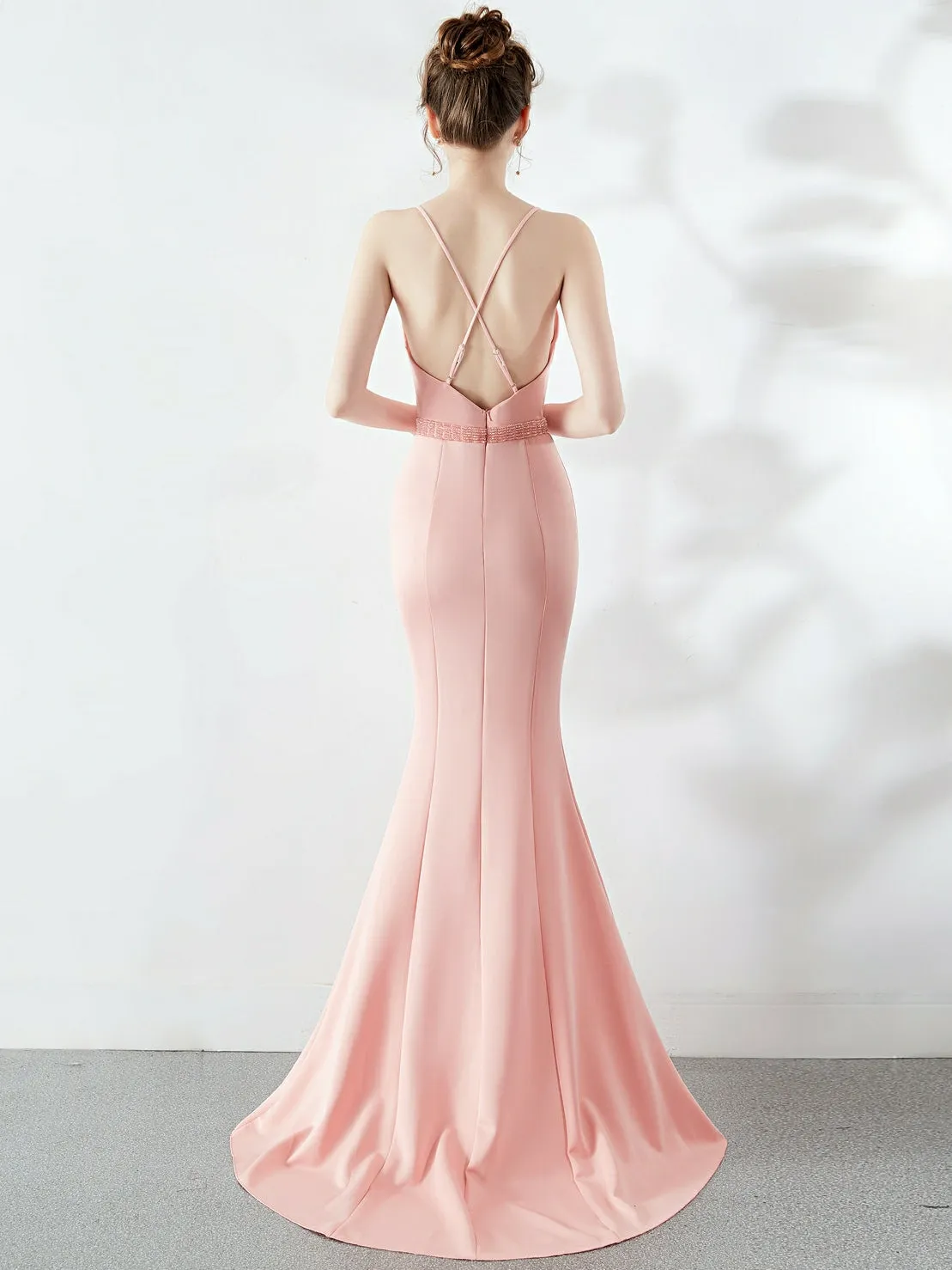 Trailing sexy slim evening dress