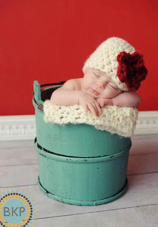 White Red Newborn Cloche Beanie Hat